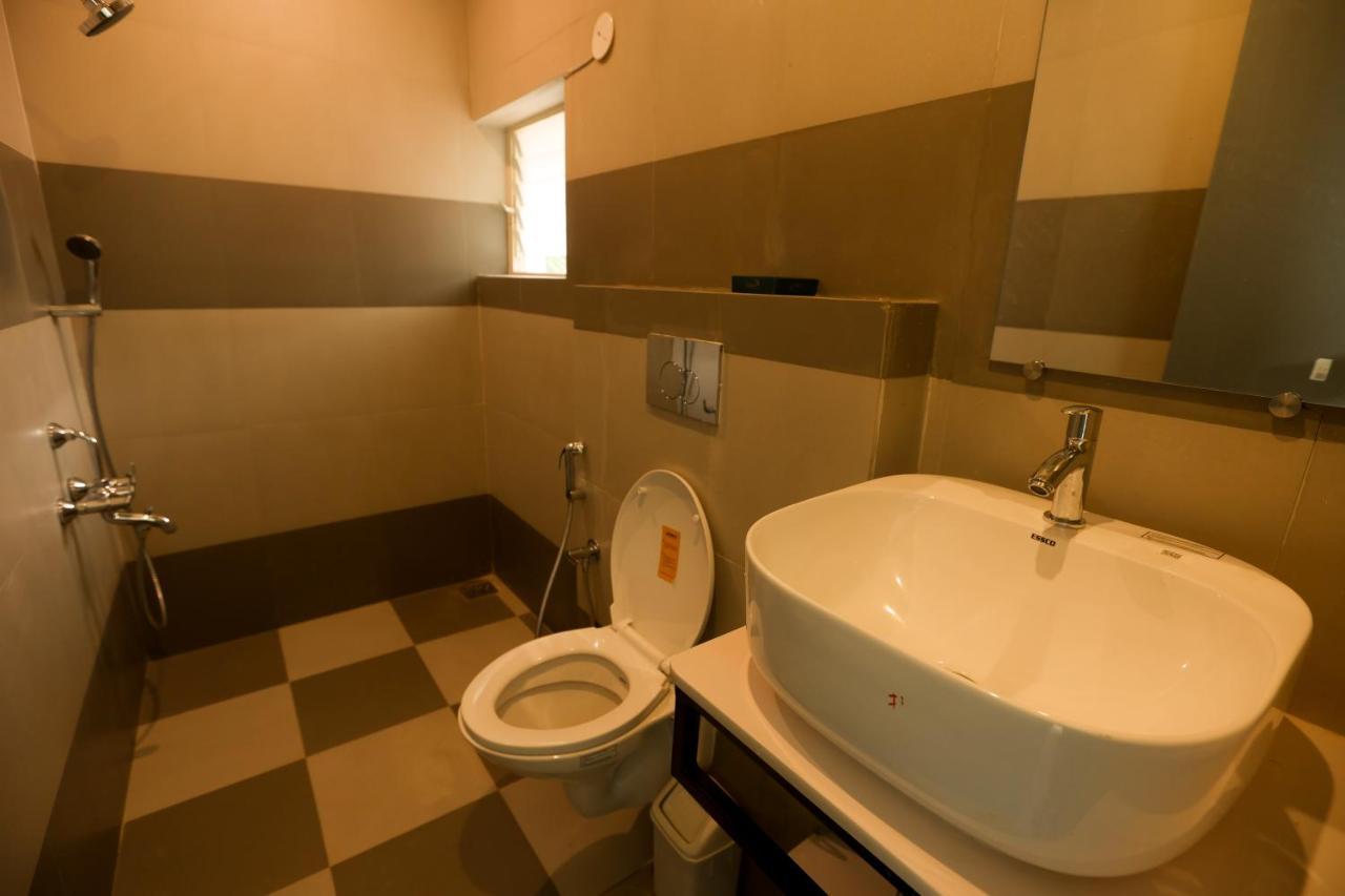 Coastal Pearl Hotel Miramar Panaji Exterior photo