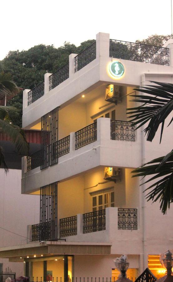 Coastal Pearl Hotel Miramar Panaji Exterior photo